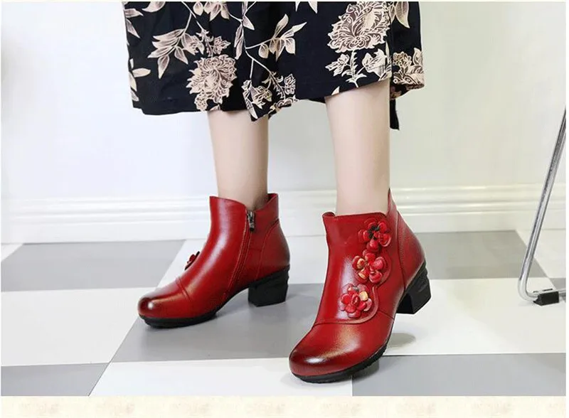 YAERNI Autumn Winter Shoes Woman Cow Leather Flower Shoes Comfort Med Heel Ankle Boots Genuine Leather Fashion Shoes women