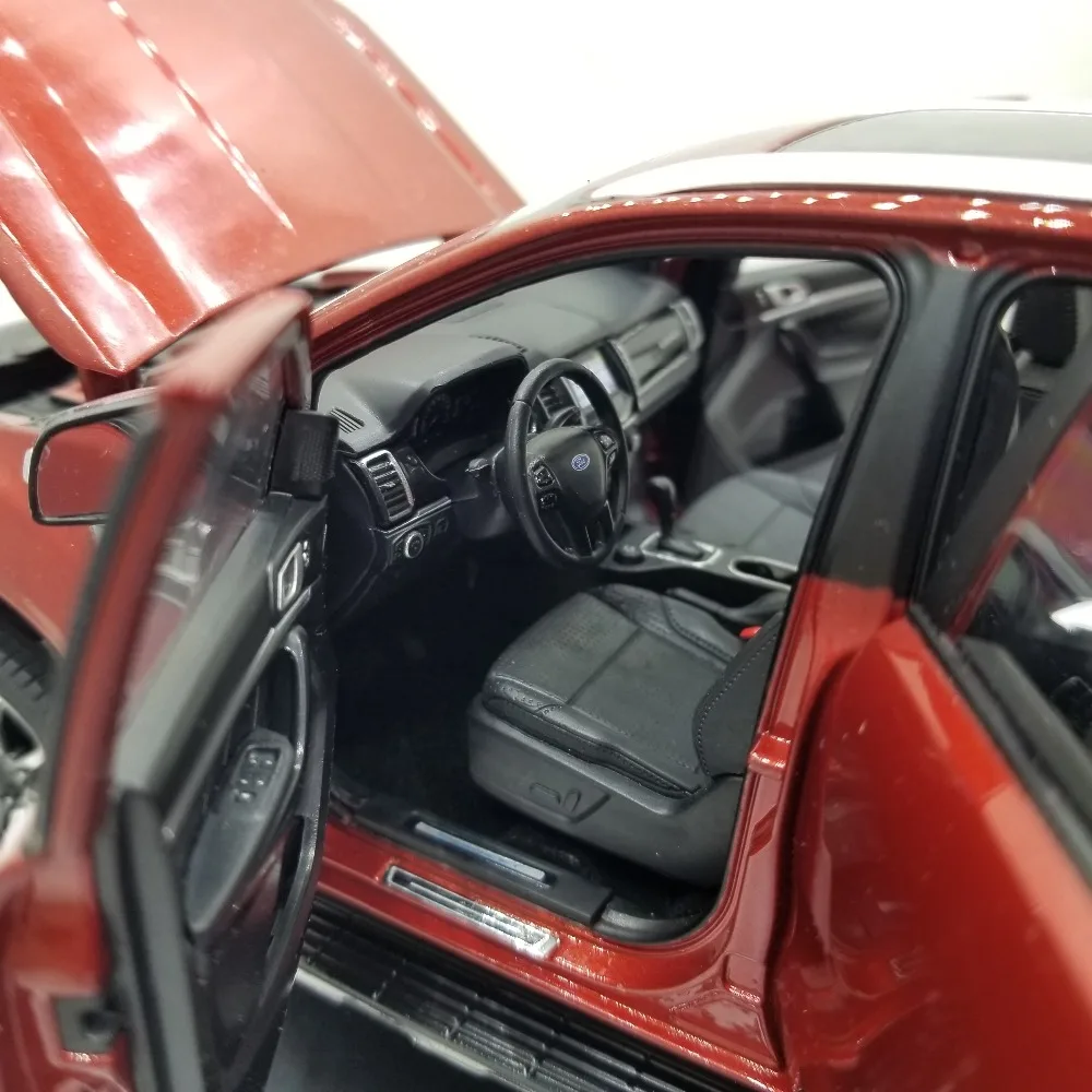 118 Diecast Model for Ford Everest Endeavour 2019 Red SUV Alloy Toy