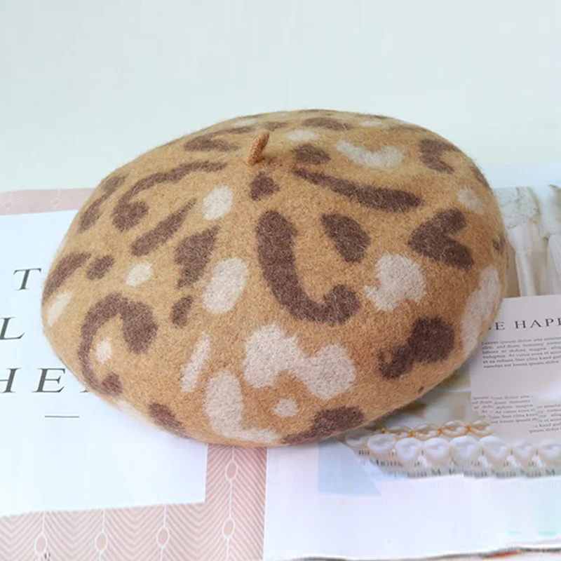 Women Vintage Style Leopard Painter Hat Round Beret Caps Wool Ski Beanie Skull Caps Hat Winter Hats - Цвет: 3