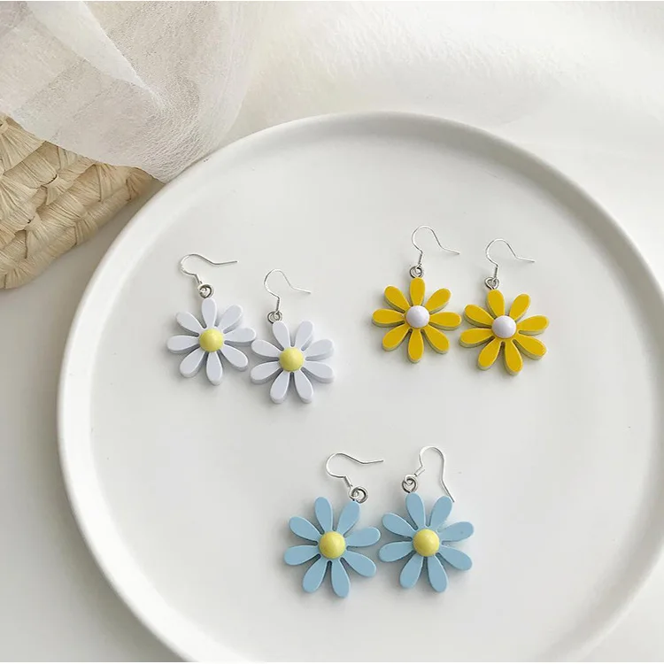 

Korean Fresh Colour Daisy Flower Earrings Lovely Summer Cute Acrylic Sunflower Dangle Earrings For Women Girls Beach Jewelry