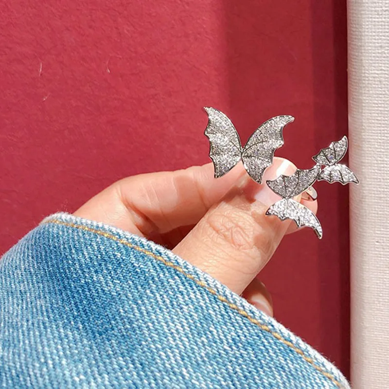 Новое поступление кольца с изменяемым размером в виде бабочки серебристого