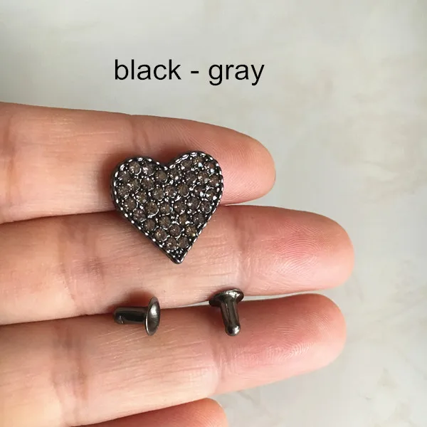 black gray 30 наборов-блестящие заклепки в форме сердца - Цвет: black gray