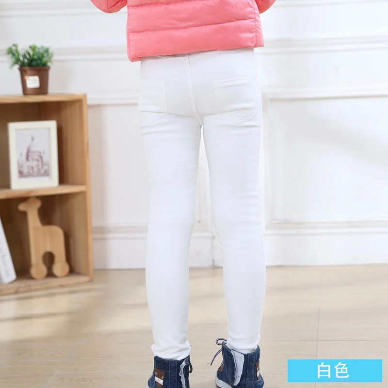 Детские зимние штаны леггинсы для девочек Теплые брюки ярких цветов для девочек новогодние бархатные плотные детские штаны 2-11T - Цвет: white