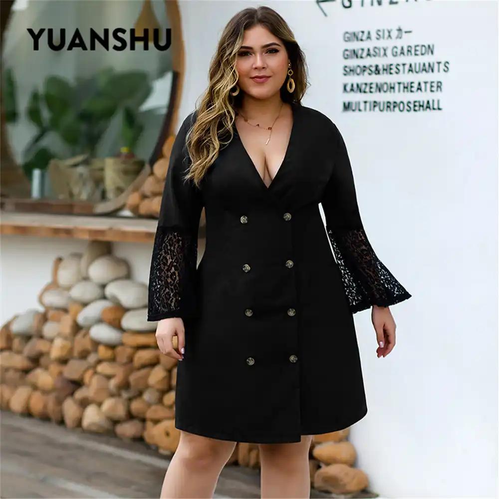 vestido com decote grande