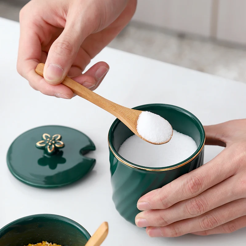 Latest Top Nordic Simple Emerald Ceramic Sugar Salt Seasoning Pot Glass Bottle Combination Set seasoning jars Sauce bottle