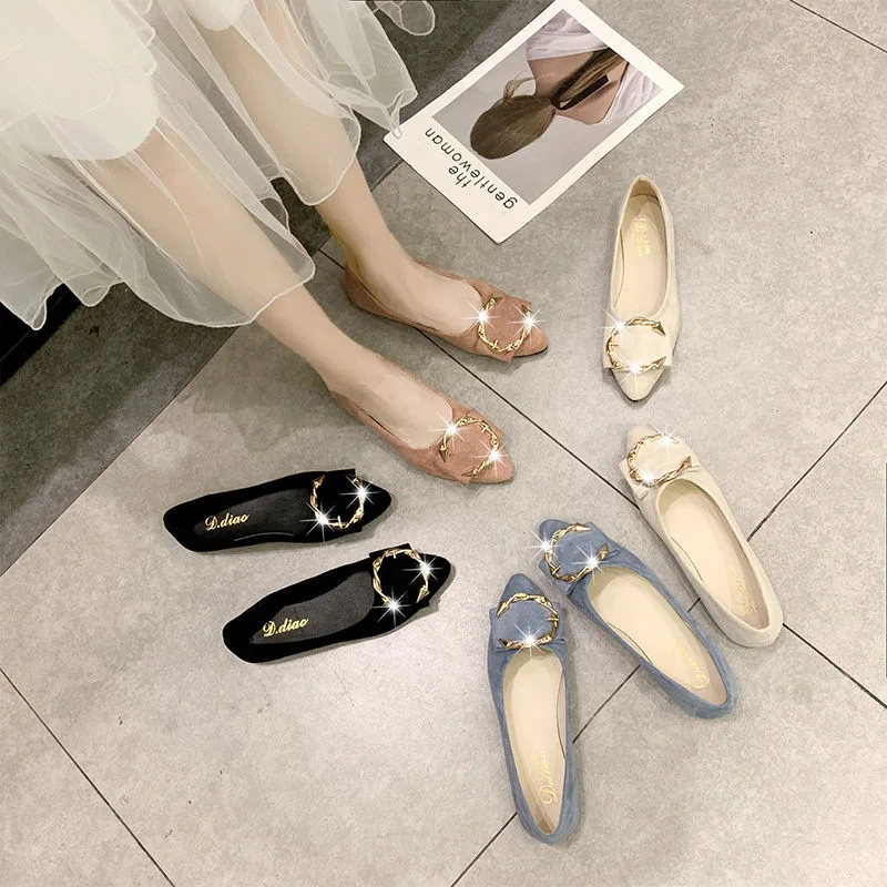 

2019 Spring And Autumn New Style Pointed Shoes Women's Low-Cut Suede Buckle Comfortable Flat Top Shoes Black And White with Patt
