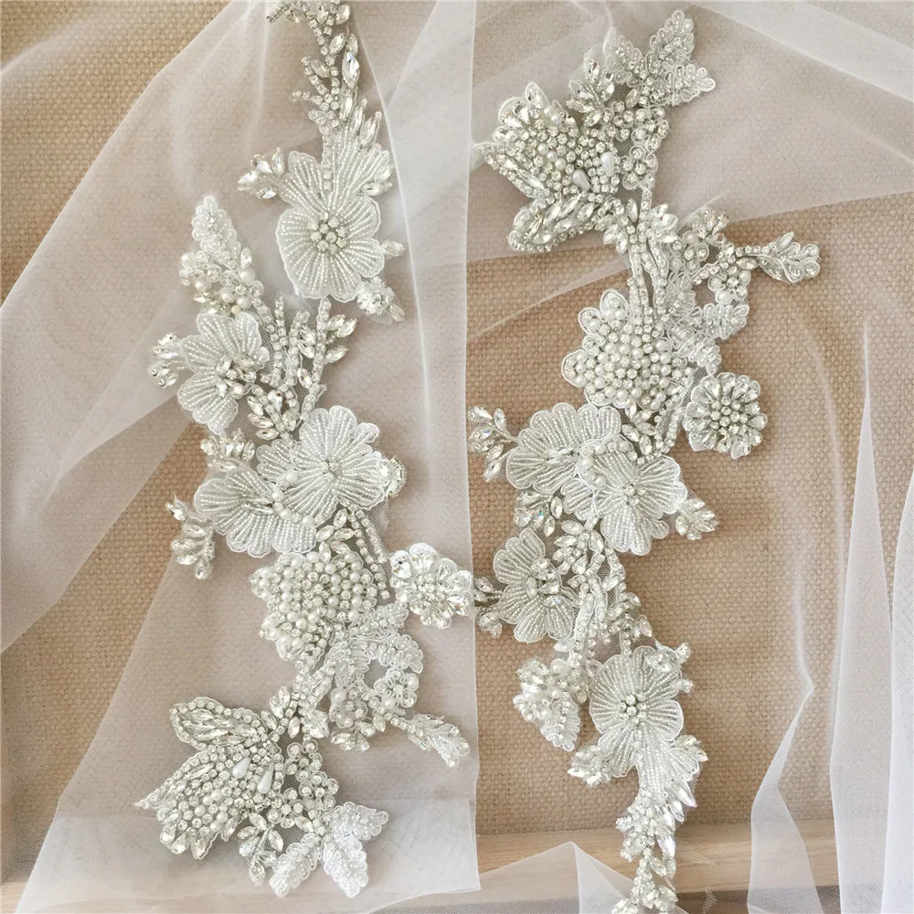 Rauchblaue 3D-Blumen-Strass-Applikation, Paar Kristallperlen, handgefertigter Aufnäher, französischer Mieder-Aufnäher, schwere Applikation – Detail 1