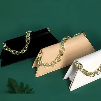 

Fashion Metal Chain Women Shoulder Bags Casual Handbags Chic Trapezoid Evening Bags Retro Solid Color Messenger Bag Cute Purse