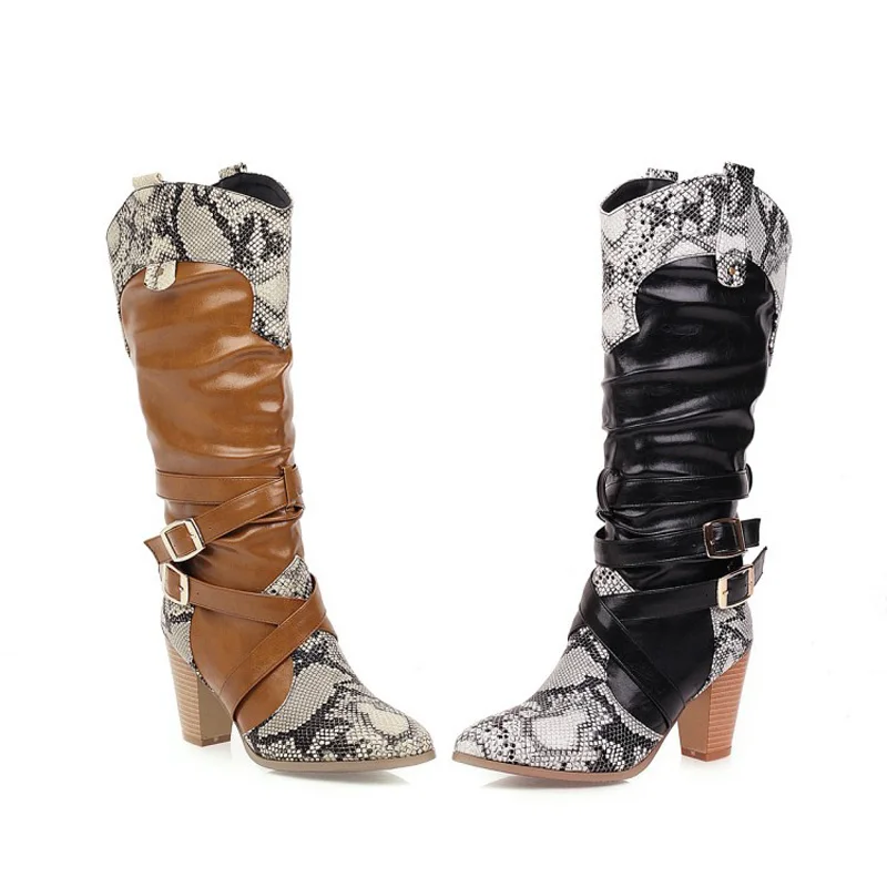 Новые женские ботинки модные осенне-зимние высокие сапоги до середины икры женская обувь на толстом каблуке со змеиным принтом в стиле пэчворк; большие размеры 34-43; WSH3449