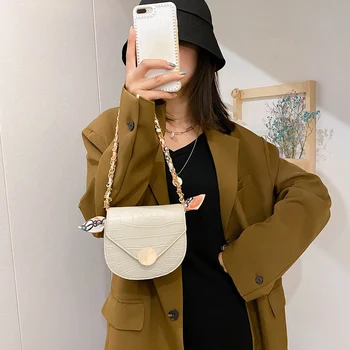 

Fashion Exquisite Shopping Bag Casual Women Totes Bags Solid PU Crossbody Acrylic Chain Purse Shoulder Handbag