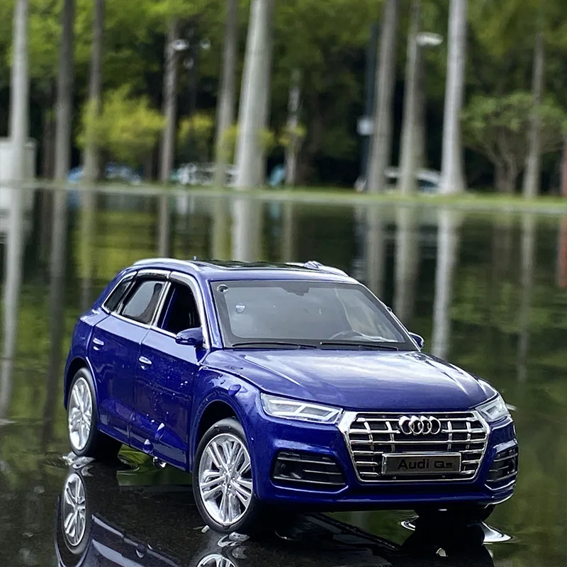 1:32 AUDI Q5 SUV Alloy Car Model Diecast & Toy Vehicles Metal Toy Car Model High Simulation Sound Light Collection Kids Toy Gift 2