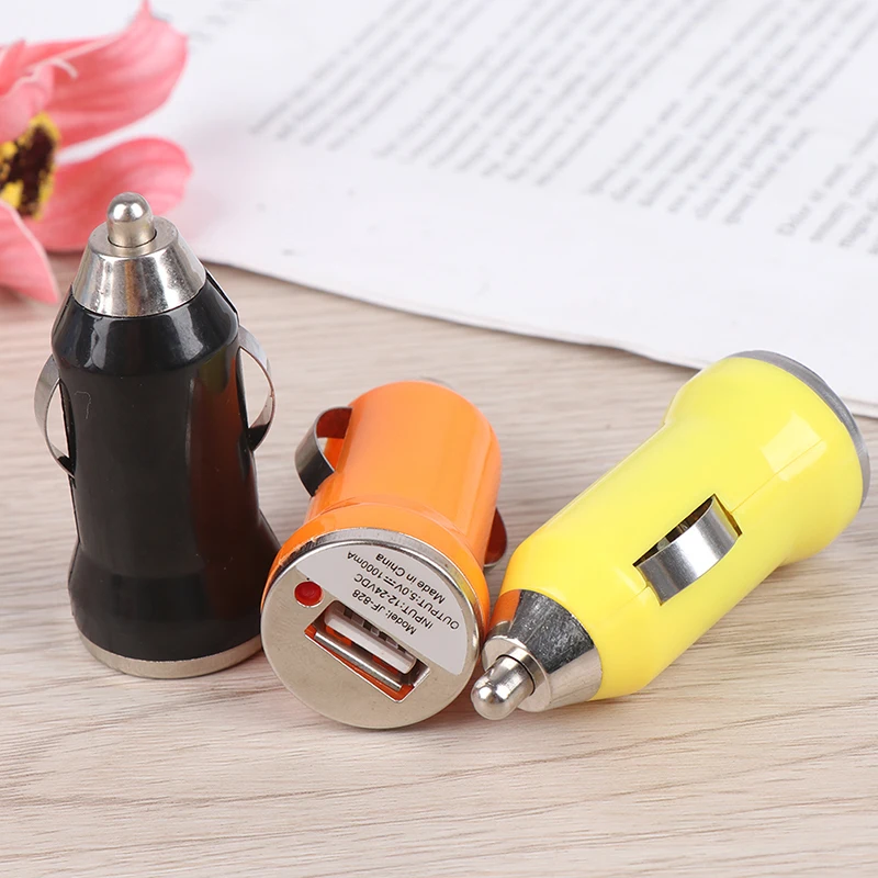 Металлическое автомобильное зарядное устройство с двумя USB-портами для