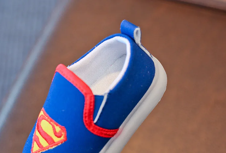 Новые Детские Superman Spiderman Batman обувь для мальчиков и девочек, модная детская кофта из хлопка на подкладке кроссовки Детская светодиодный светильник парусиновая обувь