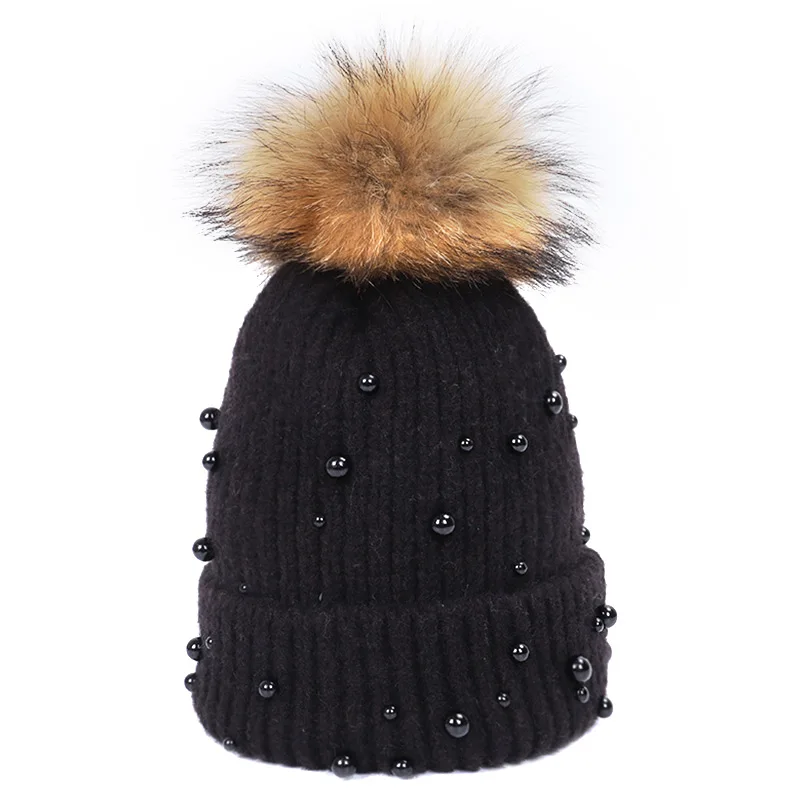 Дамская жемчужина зимняя вязаная шапка с помпонами из натурального меха модная женская уличная теплая хлопковая шапка с помпонами из енота - Цвет: Black-1