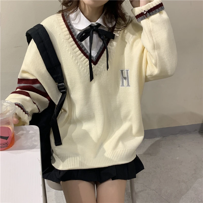 Japanese Vintage Preppy Style Pullover Sweater Women Chic Harajuku Autumn New Korean Fashion Loose Simple V-neck Women Sweater