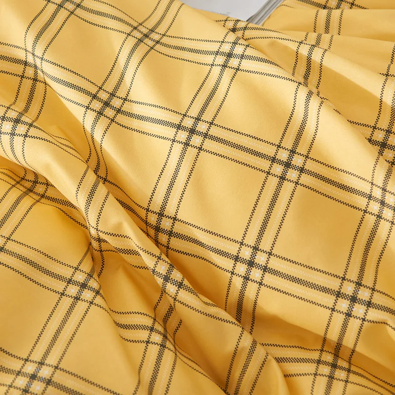 Комплект постельного белья в желтую клетку с рисунком из мультфильма