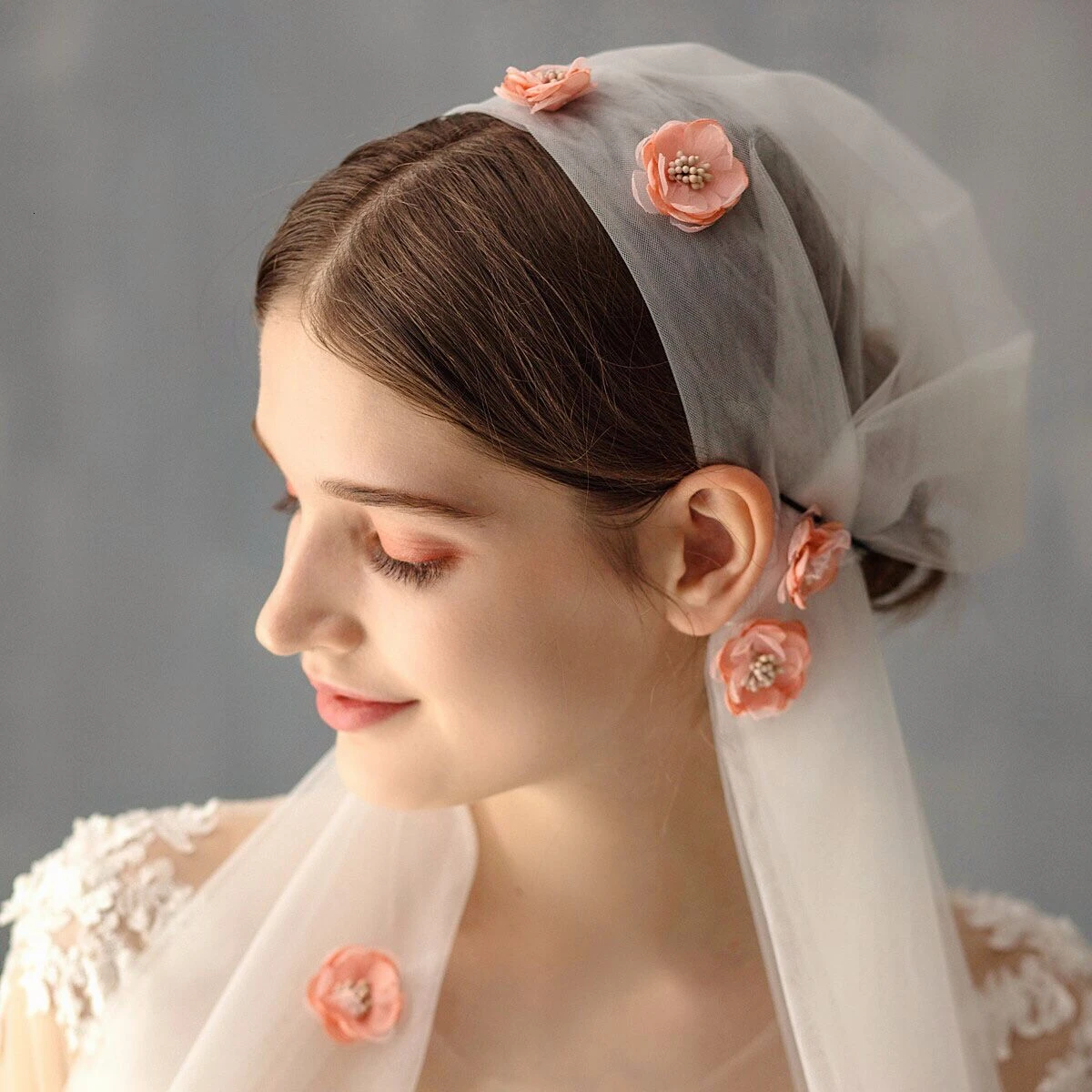 Фата свадебная короткая женская винтажная элегантная Тюлевая с обрезанными