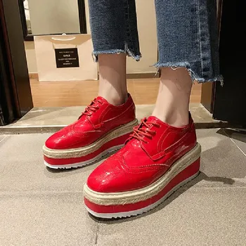 

2020 Spring Women Platform Shoes Woman Brogue Derby Patent Leather Flats Lace Up Footwear Female Flat Oxford Shoes For Women Red