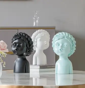 

New Nordic Cute Girl Resin Figurines Sculpture Craftswork Art Creative Home Living room TV Cabinet Desktop Ornaments Decoration