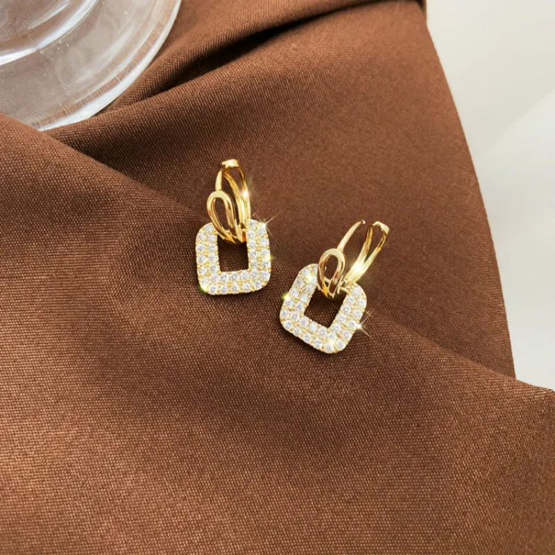 

New Trendy Korean Golden Square Crystal Drop Earrings For Women Lovely Fashion Geometry Metal Jewelry Oorbellen Gift
