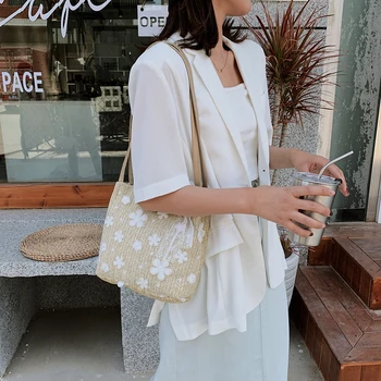 

Women Straw Woven Handbag Female Lace Flowers Beach Underarm Classic Creative Design Chic Leisure Shoulder Tote Bag