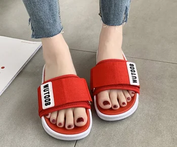 

Comfortable Fashion Shoes Women And Men Summer Non-Slip Sandals Female Beach Slippers High Quality Colorful Slippers