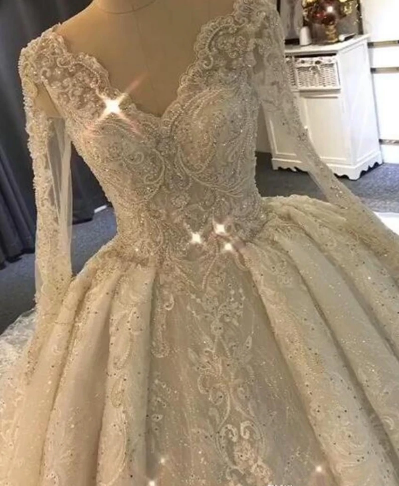Luxurious Long Sleeve Lace Wedding Dresses Ball Gown Lace Crystal Bridal Gowns Hot Sale Long Train Lace Wedding Gowns
