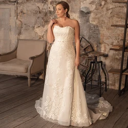 Ivory Strapless Wedding Dresses for Ladies Sashes Sleeveless Bridal Gowns Court Train Applique Button Back robe de mariée 2022