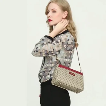 

2019 new style fashionable printing foreign style all-around messenger bagAAA330