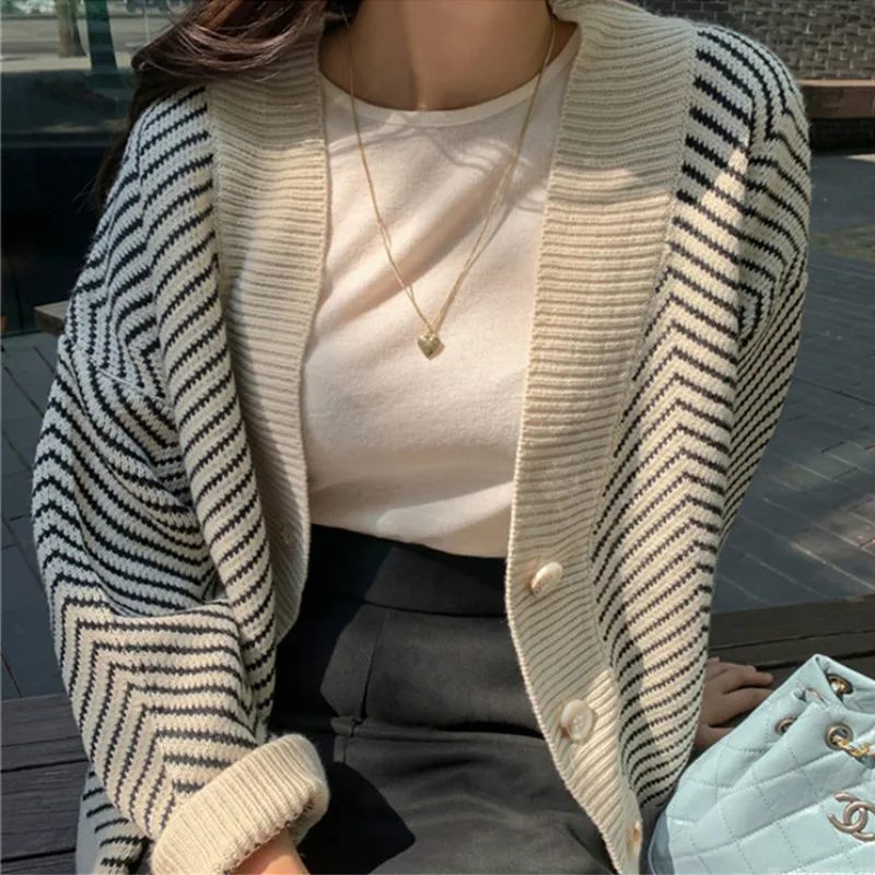 

Women's Sweaters Spring Autumn 2020 Fashionable Striped Casual V-Neck Female Cardigans Single Breasted Loose Ladies Knitted