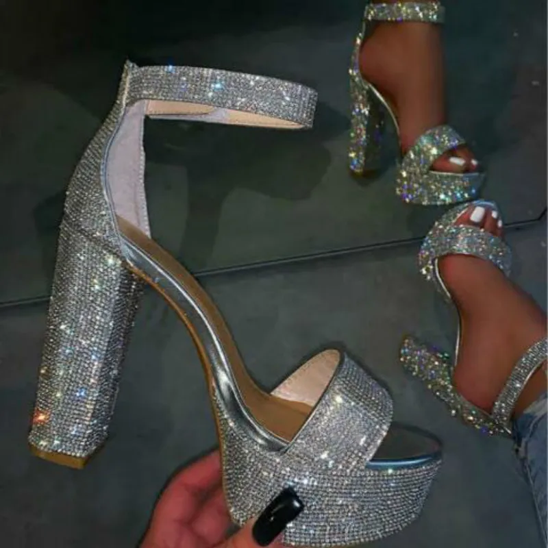 Женские сандалии на толстом каблуке серебристые водонепроницаемые шлепанцы со