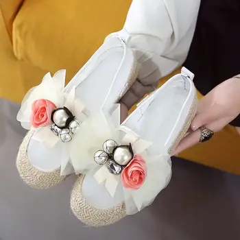 

Mesh fisherman shoes female summer 2019 new flat bottom linen straw hollow shallow mouth flowers a pedal a lazy single shoes