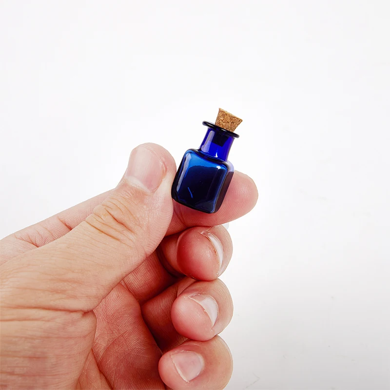 10Pcs Mini Glass Bottles New Small Vials Cork Glass Jar Multi Usage Cork