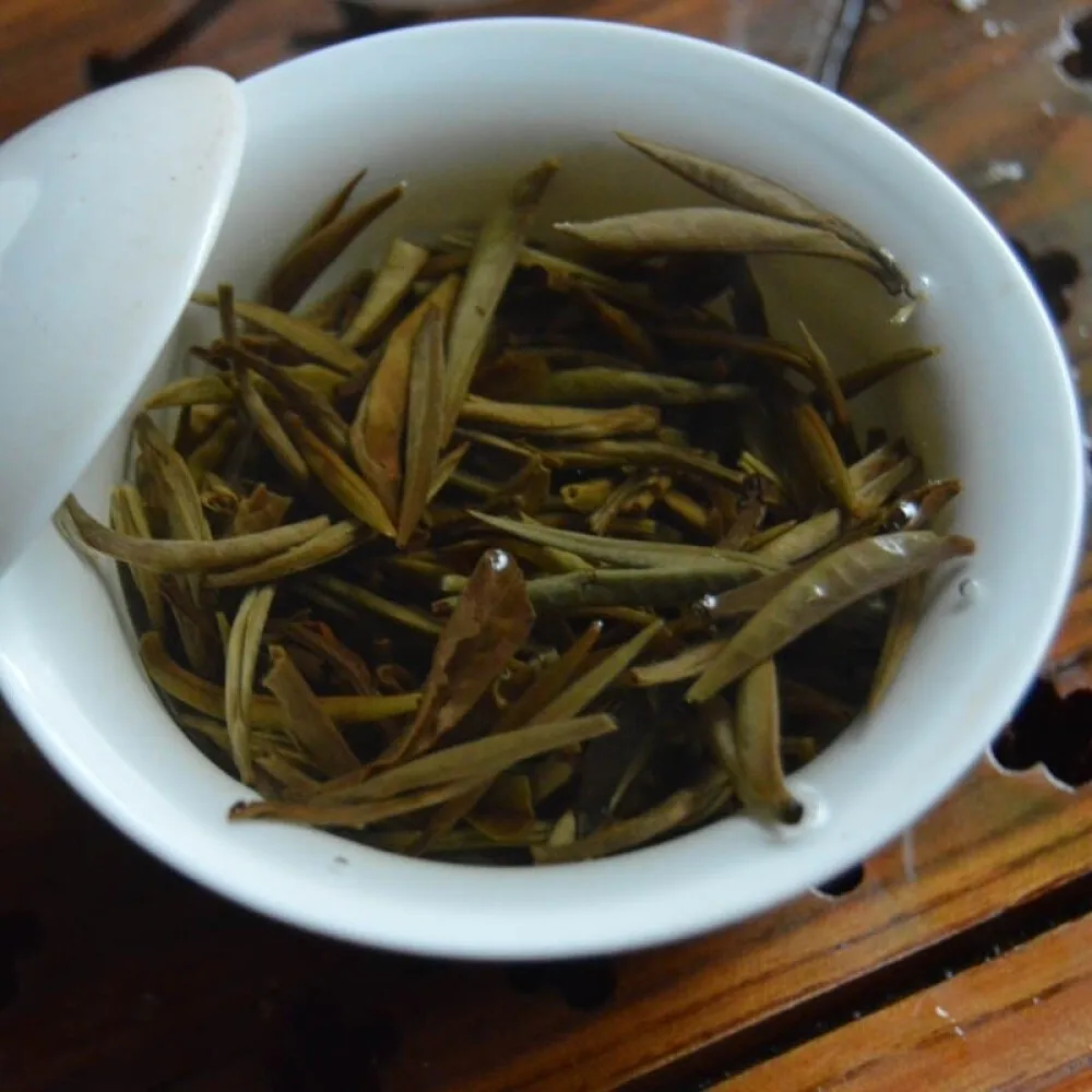 Белый чай торт Fuding белый Baihao Серебряная Игла вкусные натуральные поддержания