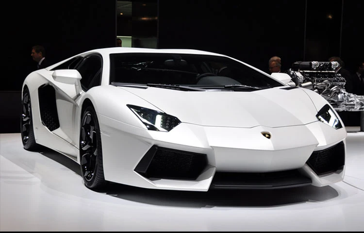 E-FOUR модель автомобиля Aventador Roadster литой модельный комплект(масштаб 1:31) Литьевые игрушки из сплава украшения Коллекция спортивных автомобилей Духи