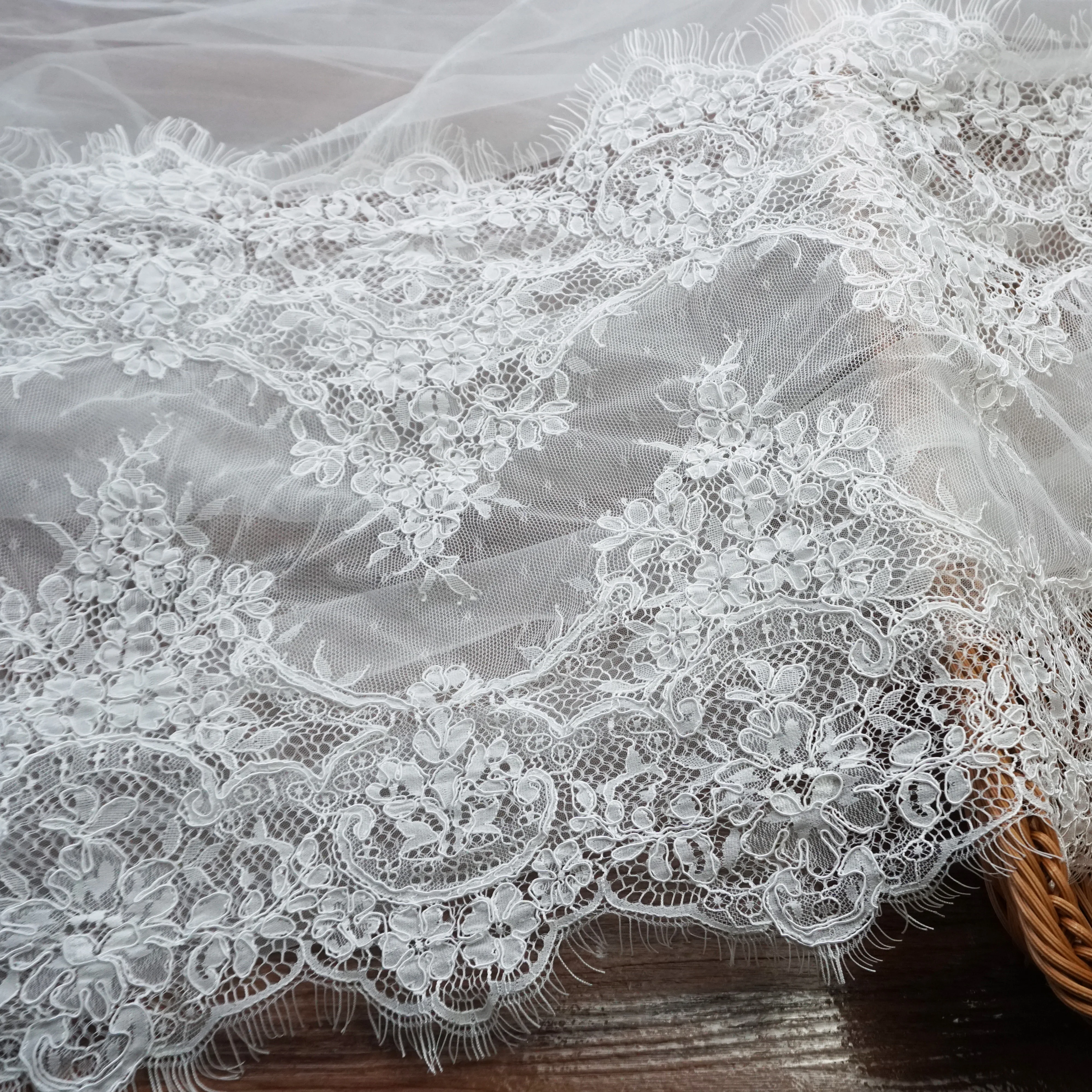 Light ivory cording lace eyelash trim with for wedding gowns 44cm width 3 yards=1 piece | Дом и сад
