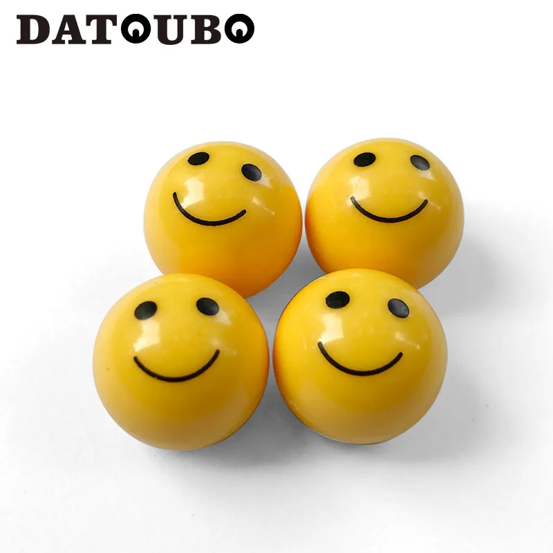 16 pcs Yellow Color DATOUBO 16 шт. Высокое качество автомобильных шин Клапан стебли крышки, Розовый Синий Красный Улыбка лицо Универсальный Шредер шины клапан Крышка Воздушный пылезащитный колпачок - Цвет: 16 pcs Yellow Color
