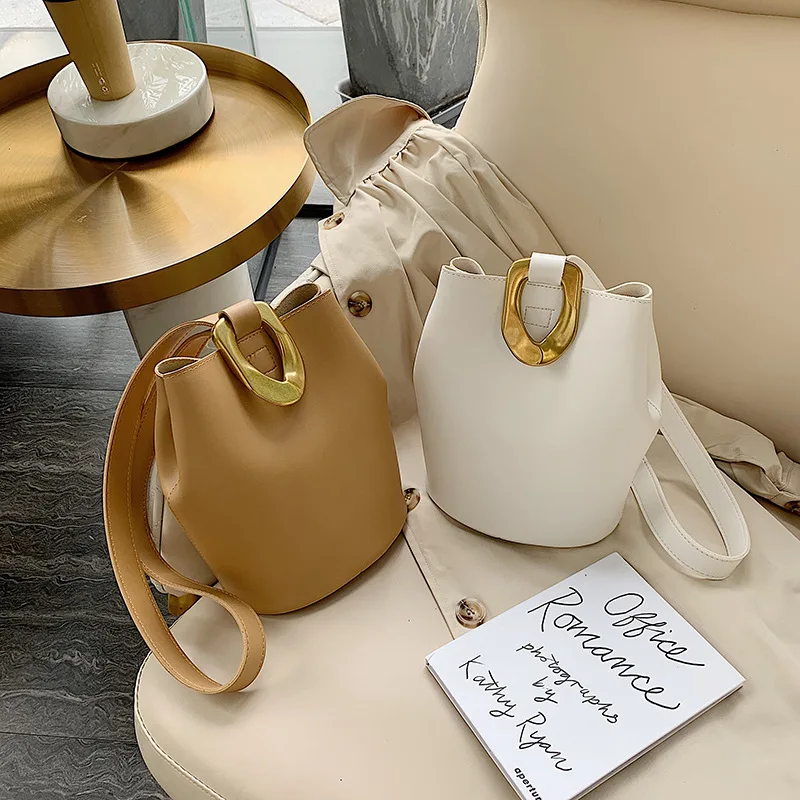 

2019 New Style Autumn Vintage Bucket Bag Metal Hand Versatile Shoulder WOMEN'S Bag