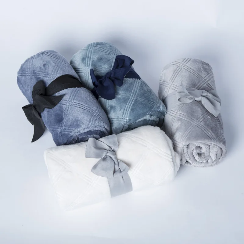 

Lively Li Flannel Embossing Blanket Single Layer Thick Small Blanket Keeps in a Office Casual Blanket