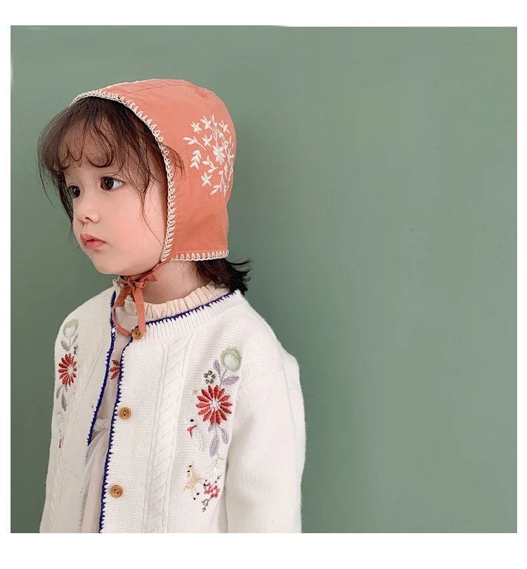 Очаровательны Новорожденные из шляпок для девочек в стиле ретро; цветочная вышивка; плащ для девочки; детский чепчик детские шапки baby muts повязка на голову