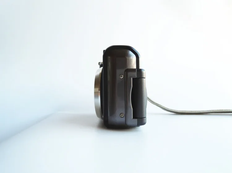 Используется Canon PowerShot A640 CCD 35-140 мм F2.8-4.1 зум-объектив 2," фиксированного типа экран оптический видоискатель
