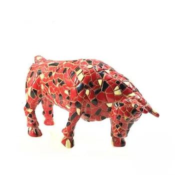 

Gaudi Style Spanish Bullfighting Ornaments Tourist Souvenir Resin Crafts Red Cattle Sculpture Desktop Home Decor A1451