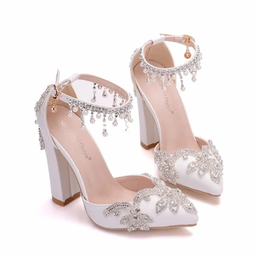 Свадебная обувь с кристаллами «Королева»; туфли-лодочки со стразами на каблуке для невесты; Роскошные вечерние босоножки на квадратном каблуке для рождественской вечеринки; женская обувь