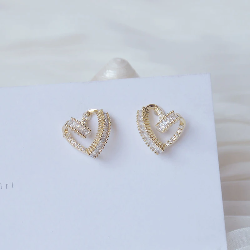 트렌디 디자인 트위스트 하트 CZ 여성용 귀걸이, Row Bling Shine Zirconia 14K 도금 골드 스터드 귀걸이 쥬얼리 펜던트