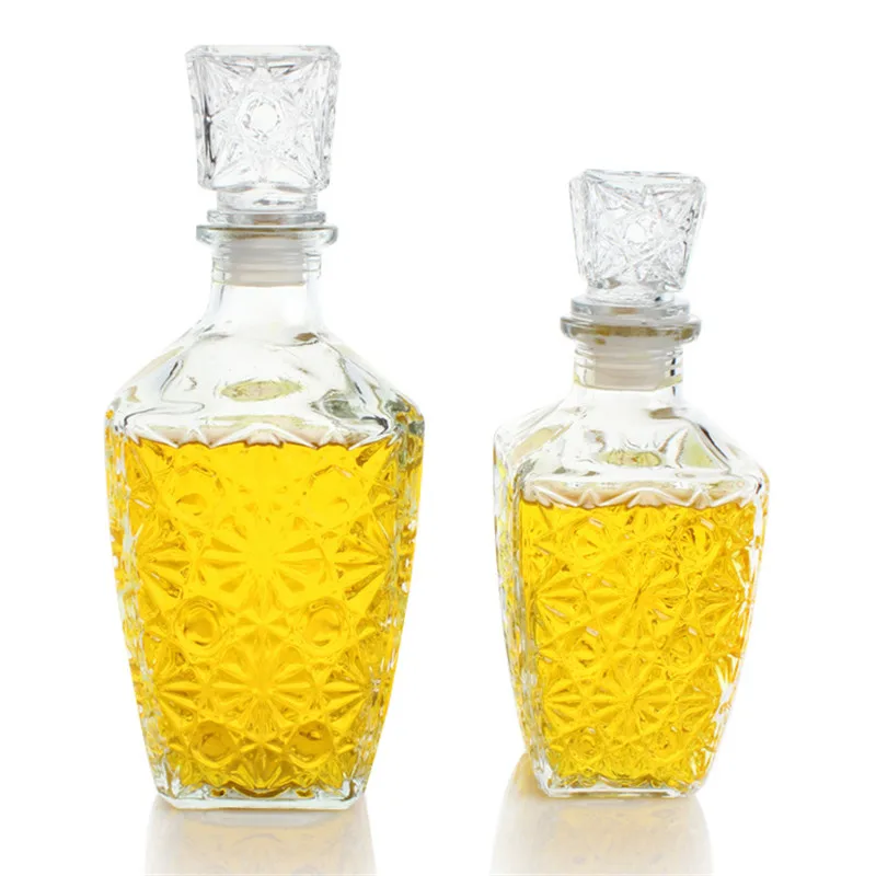 Yellow glass Decanter/Whiskey vodka liqueur Carafe