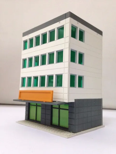 Outland Models Colored Modern City Building 4-Story Office White N Scale  Railway 1