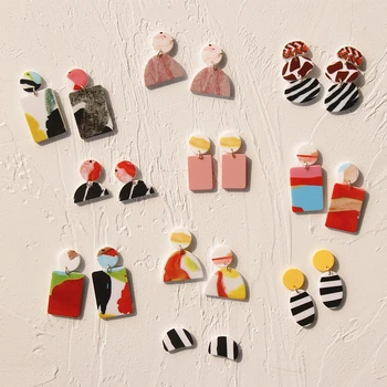 

AOMU 2020 Spring Hot Colorful Graffiti Stripe Geometric Irregular Round Square Acrylic Earrings for Women Party Jewelry Gifts