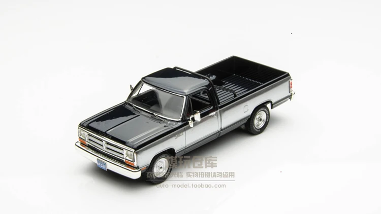 Модель автомобиля из 1/43 сплава, орнаменты для домашней коллекции, подарок на день рождения и Рождество для детей и взрослых