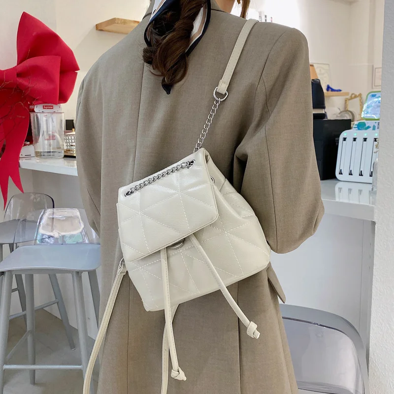 Женский рюкзак маленький Корейская вышитая нить ПУ мини-рюкзак на цепочке