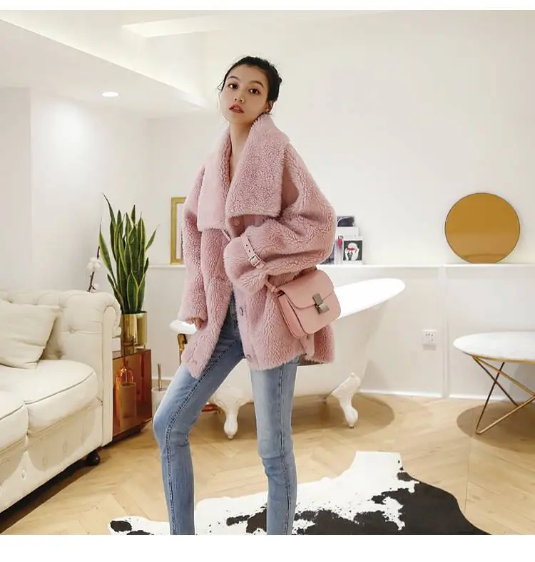 Women Winter New Style Real Fur Coat Real Sheep Shearing Fur Jacket Female Warm Natural Wool Blends Outerwear Abrigos M141